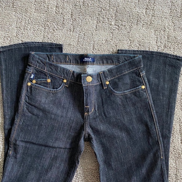 Rock & Republic Black Wash Flare Jean - Picture 4 of 6